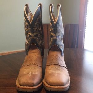 Mens 9, (bought these for a woman)HH cowboy boots